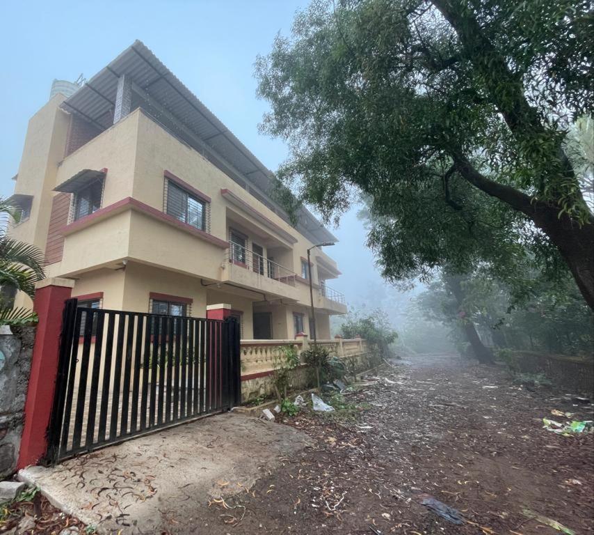 Hotel Phoenix Lonavala Exteriér fotografie