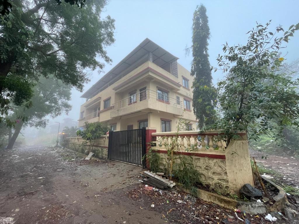 Hotel Phoenix Lonavala Exteriér fotografie